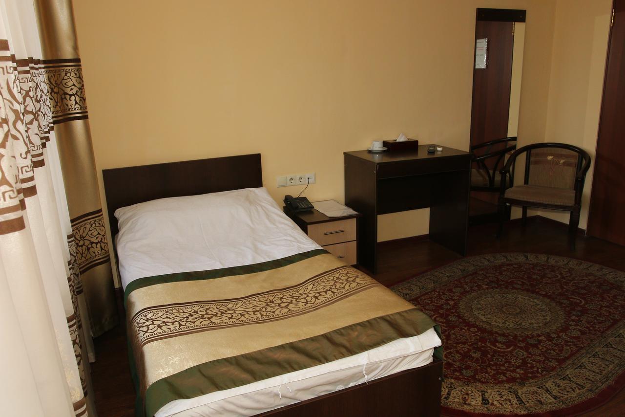 Kausar Hotel Almaty Room photo